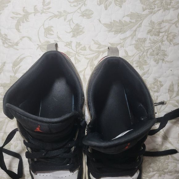Nike Air Jordan 1 Mid Youth Size 3Y White Black Red Chile Shoes Kids 640734-075‎ - Picture 9 of 12